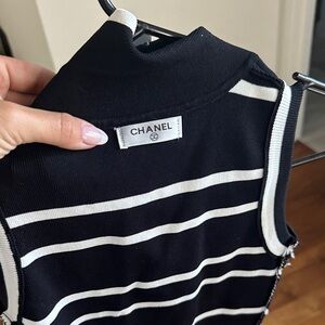 CHANEL Sleeveless Top in Black and White